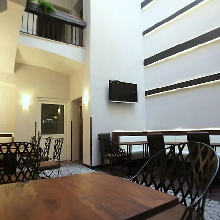 Agnes Hotel