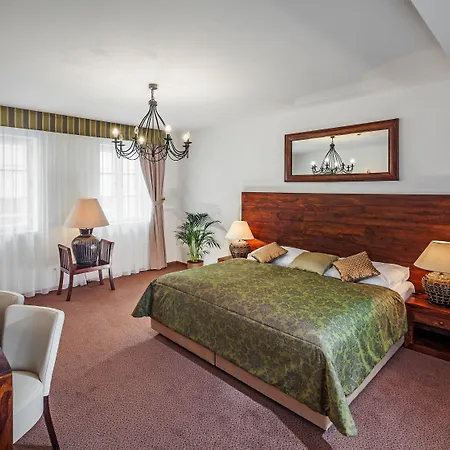 Agnes Hotel
