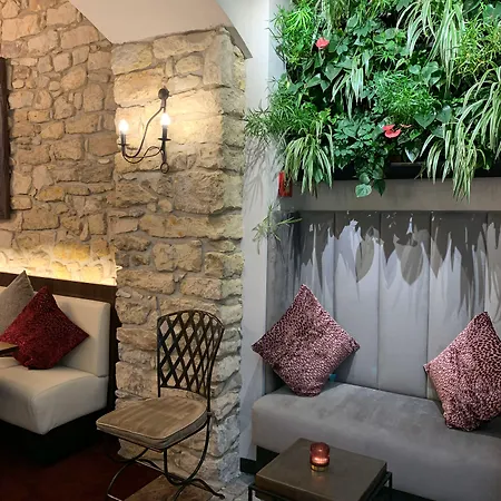 Agnes Hotel 4*