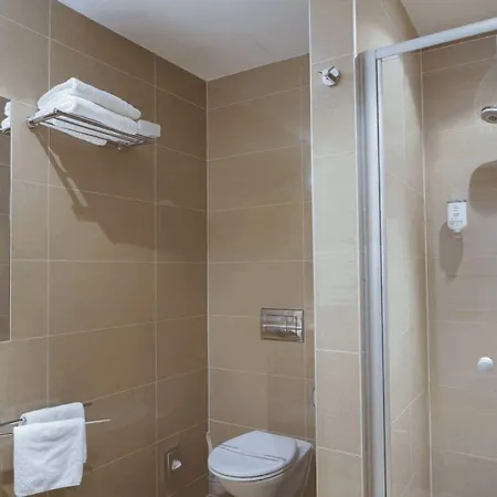 Agnes Hotel 4*