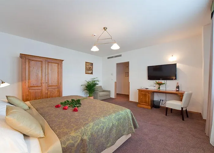 Agnes Hotel